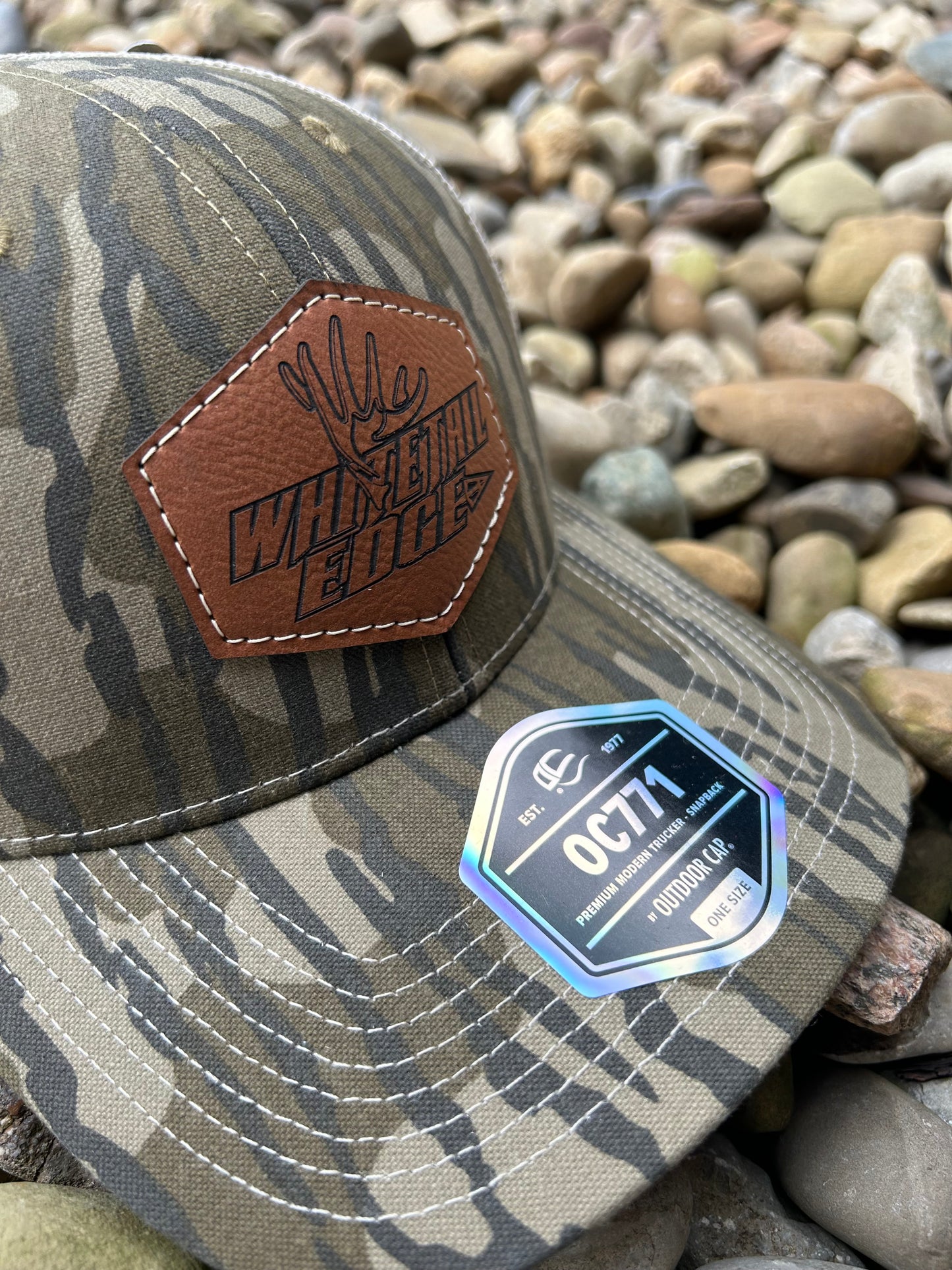 Mossy Oak Bottomland Whitetail Edge brown leather patch