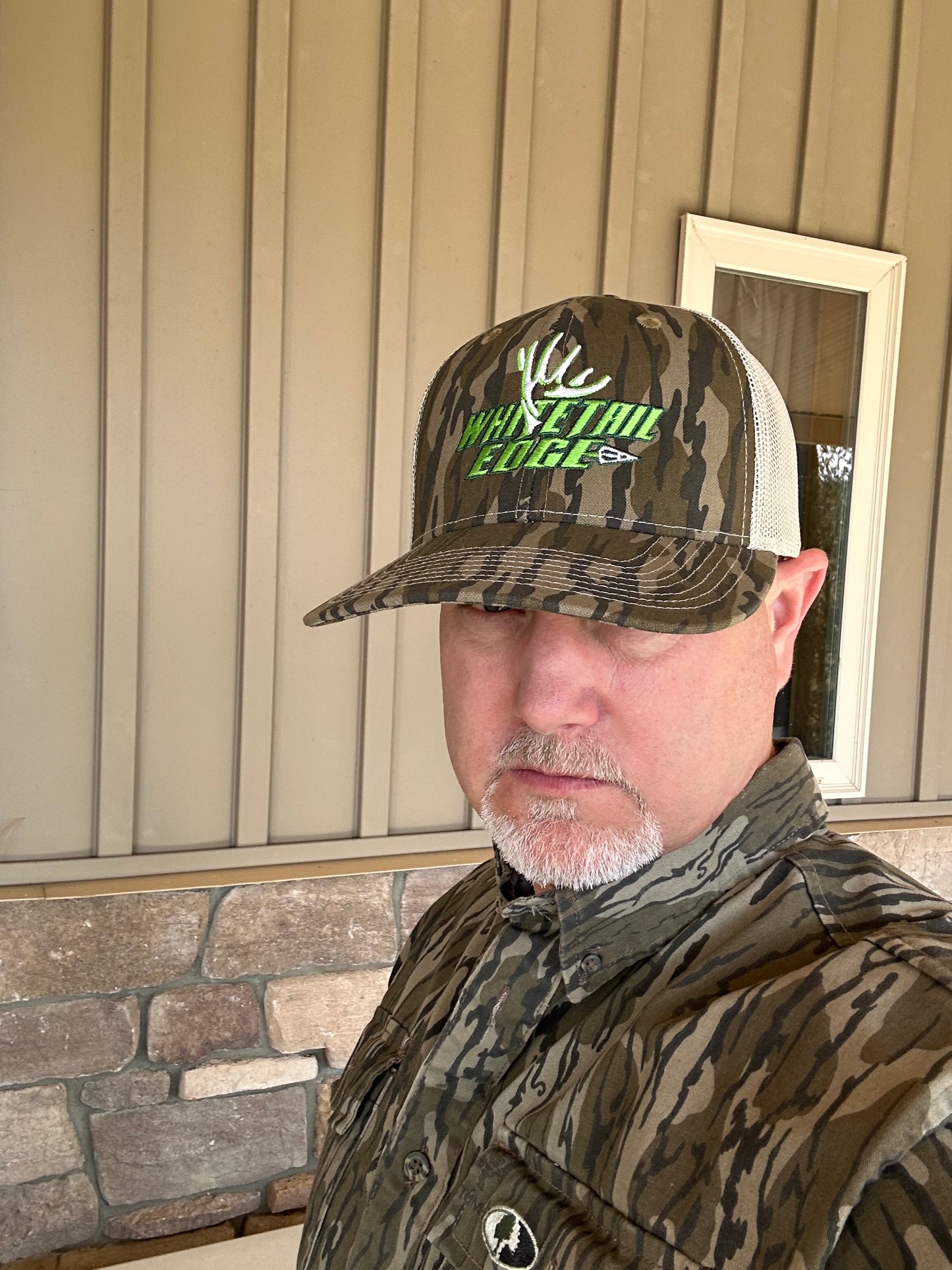Mossy oak Bottomland / flo green logo SnapBack