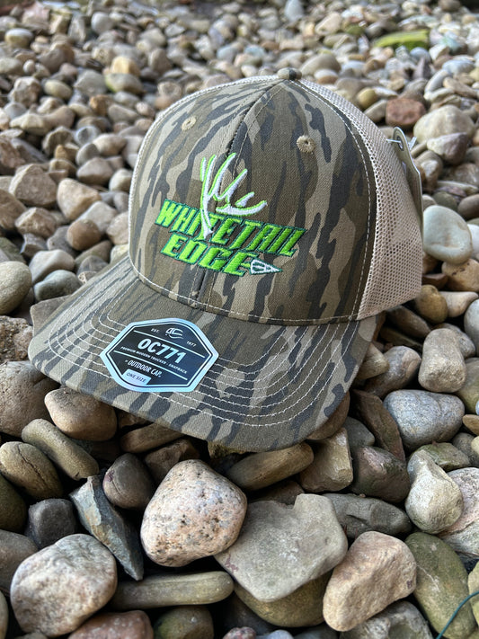 Mossy oak Bottomland / flo green logo SnapBack